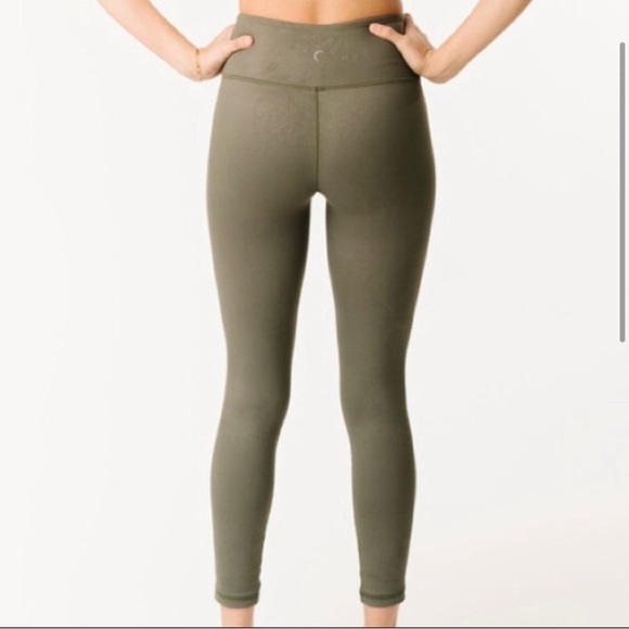 Zyia Active Women’s Forest Foliage 7/8 Leggings Size 8 - Picture 1 of 7